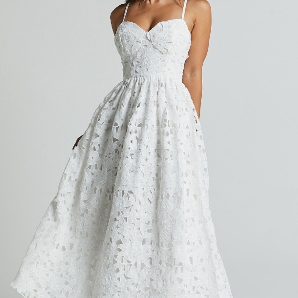 Showpo White Sleeveless Sweetheart Midi Dress - Picture 1 of 5